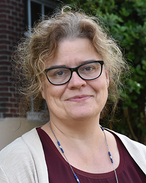 Robyn McClelland